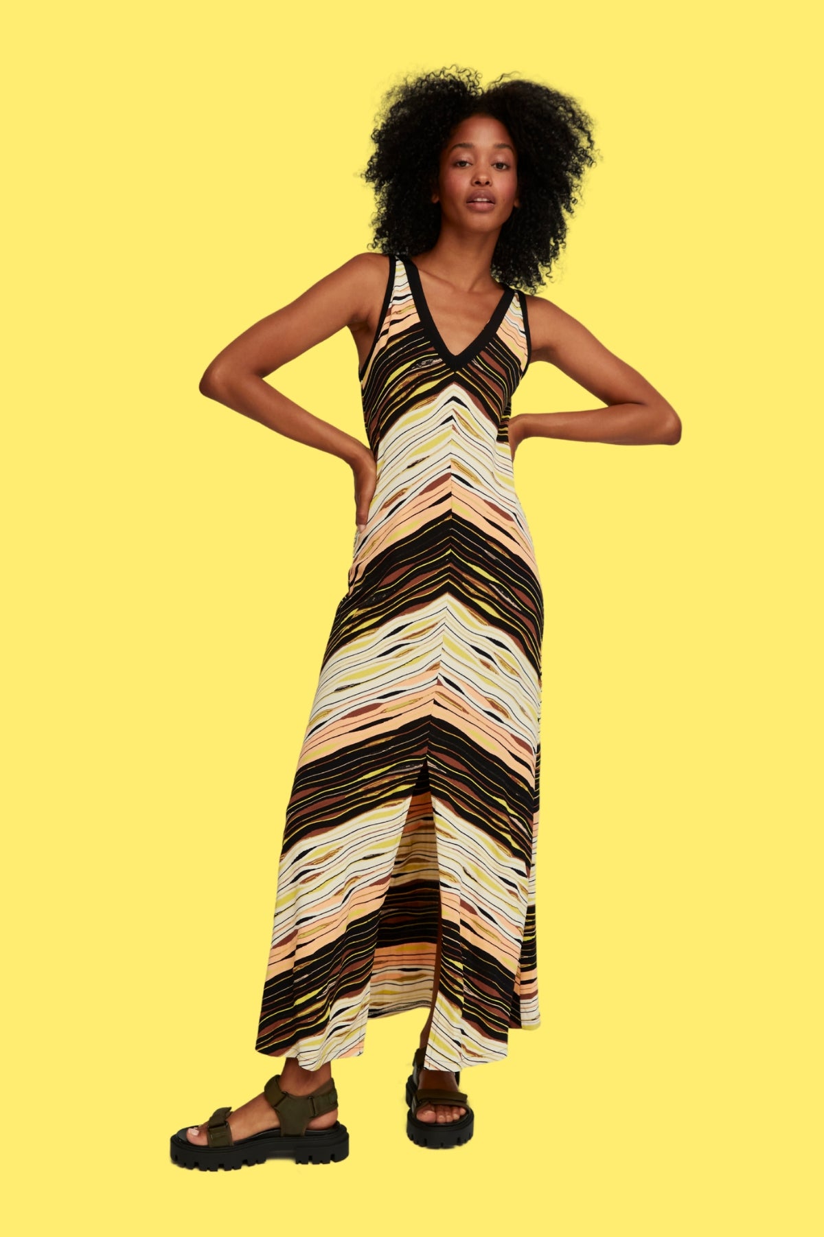 MAXI VESTIDO SIN MANGAS CREPIS